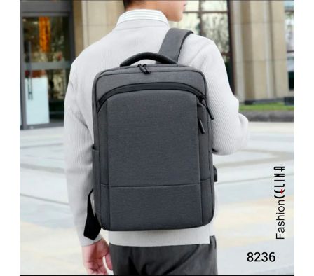 Mochila con entrada USB C8236