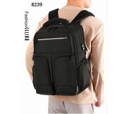 Mochila con entrada USB C8239